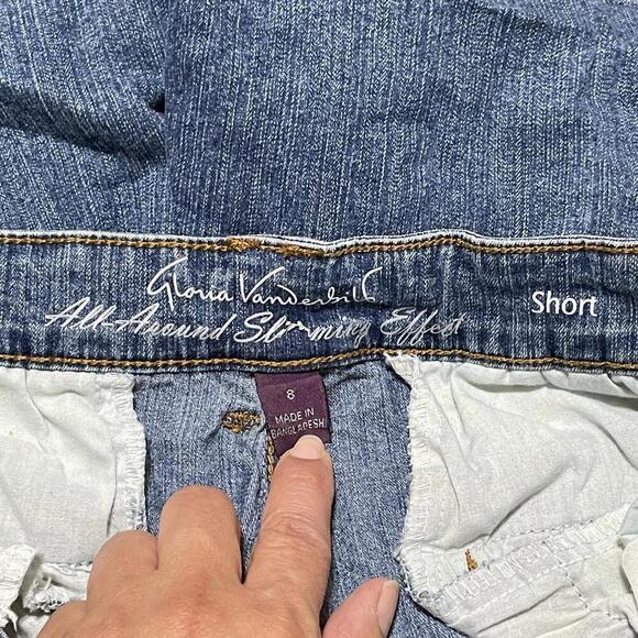 Gloria Vanderbilt Denim shorts - Size 8 - Picture 3 of 3